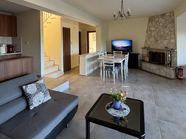 Dining area at Villa Beauty